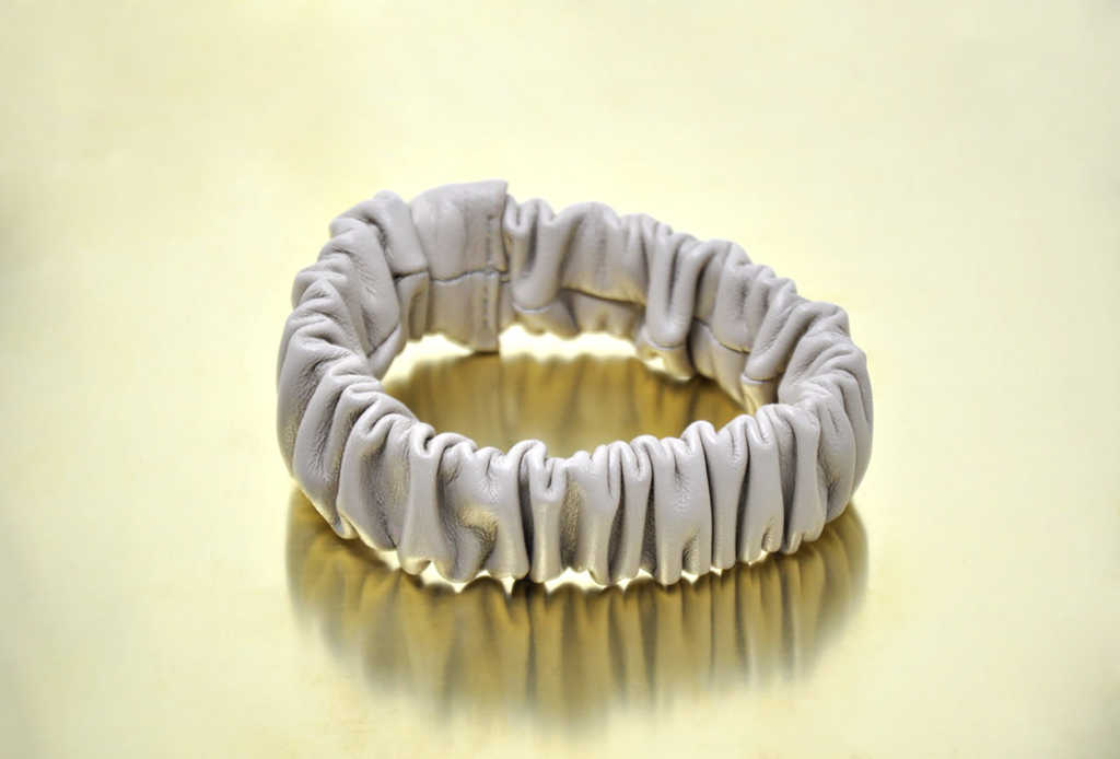 CarolinHolzhuber:accessoir:leatherbracelets:beige