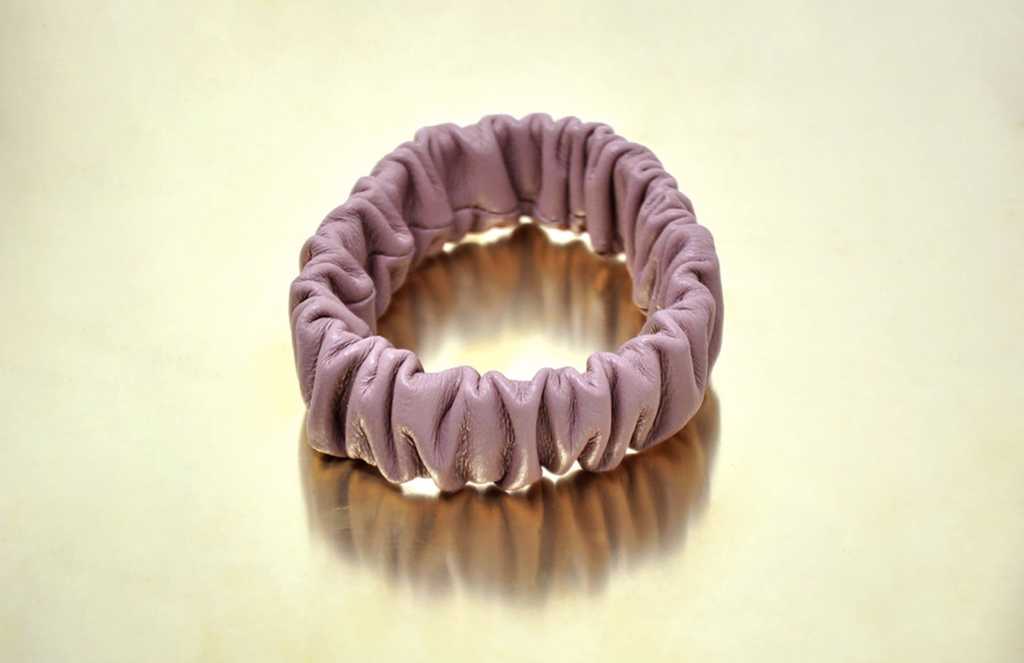 CarolinHolzhuber:accessoir:leatherbracelets:rose Kopie 3